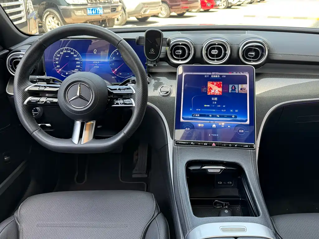 Mercedes-Benz C-Class 2024 — фото 14