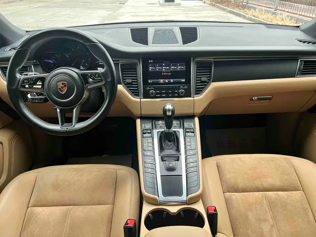 Porsche Macan 2016 — фото 16