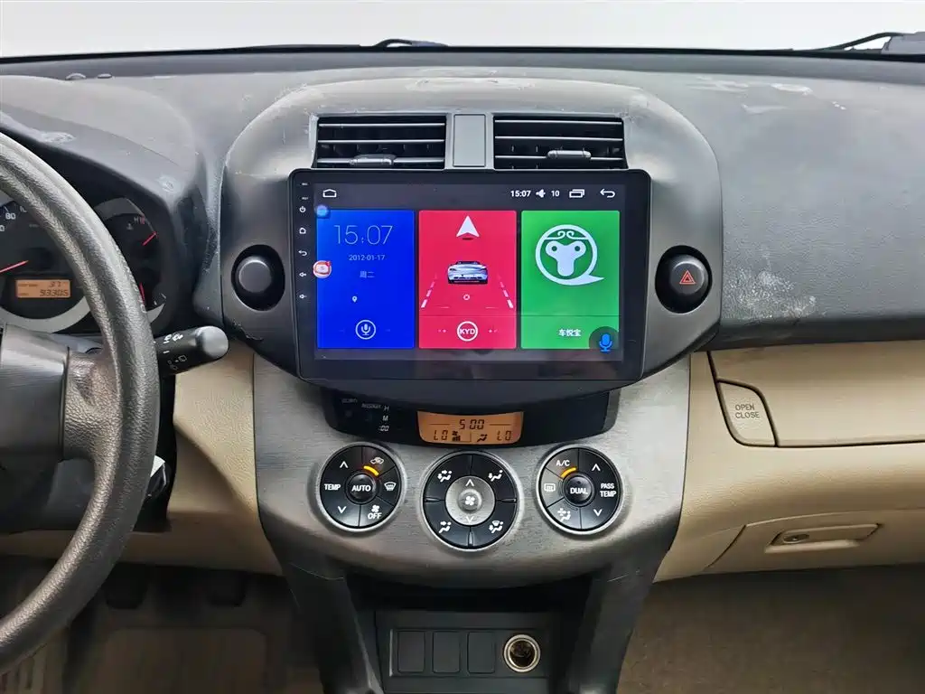 Toyota RAV4 2012 — фото 12