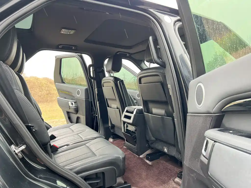 Land Rover Discovery 2017 — фото 17