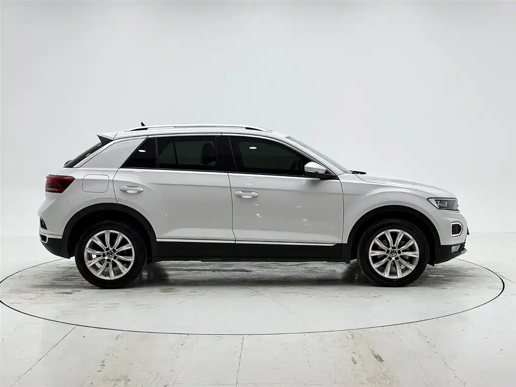 Volkswagen T-Roc 2022 — фото 9