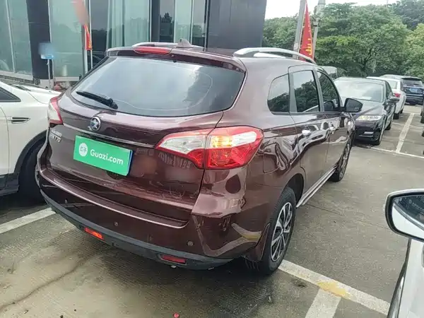 Venucia T70 2016