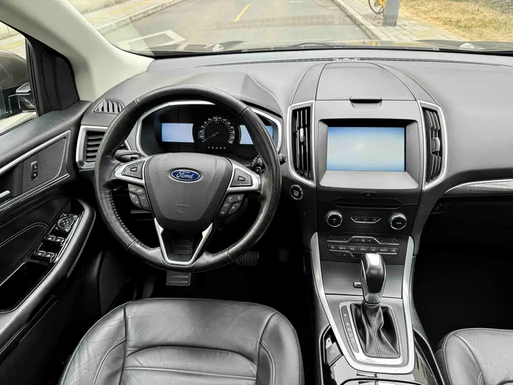Ford Edge 2016 — фото 13