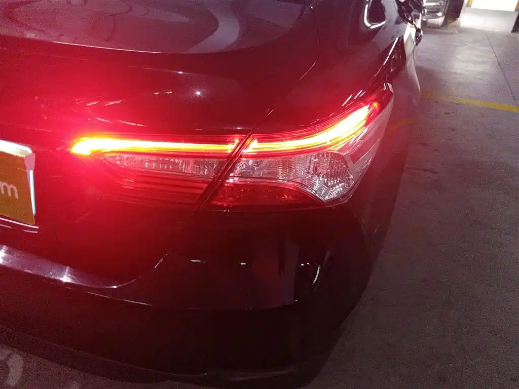 Toyota Camry 2023 — фото 8