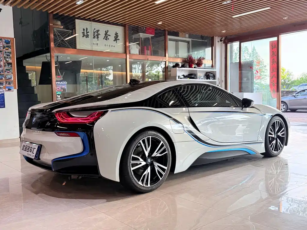BMW i8 2016 — фото 6