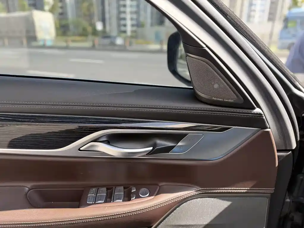 BMW 7 Series 2022 — фото 10