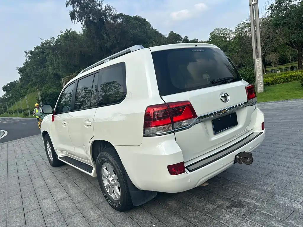 Toyota Land Cruiser 2016 — фото 20