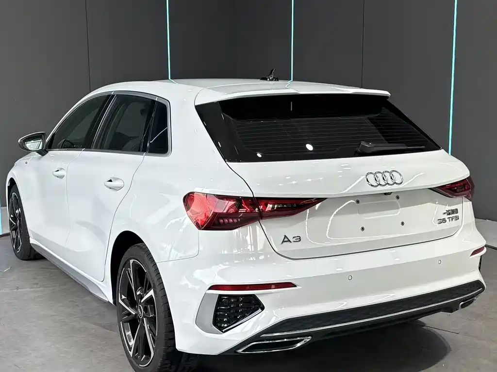 Audi A3 2024 — фото 8