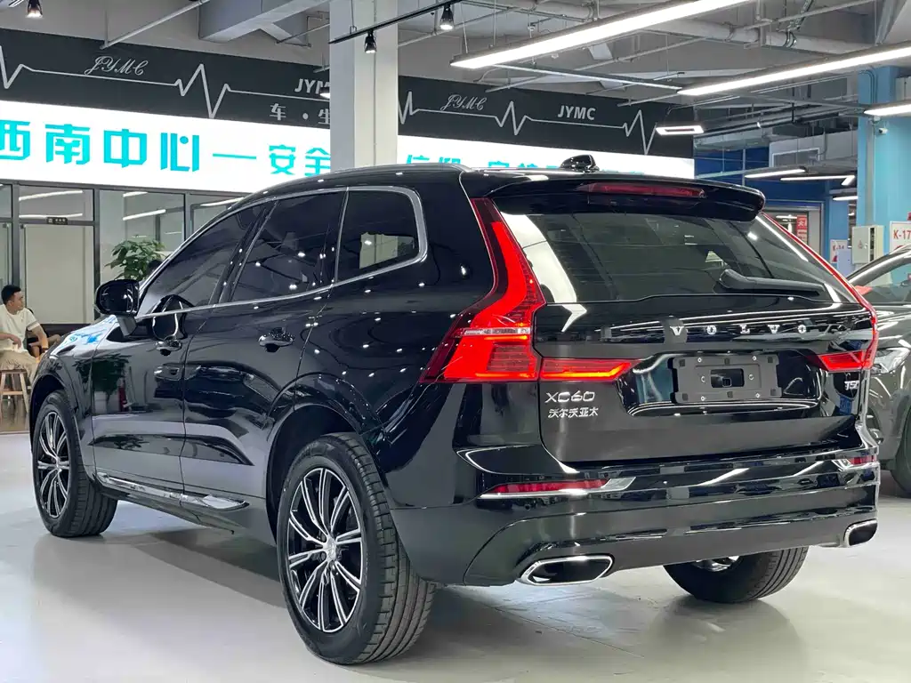 Volvo XC60 2020 — фото 9