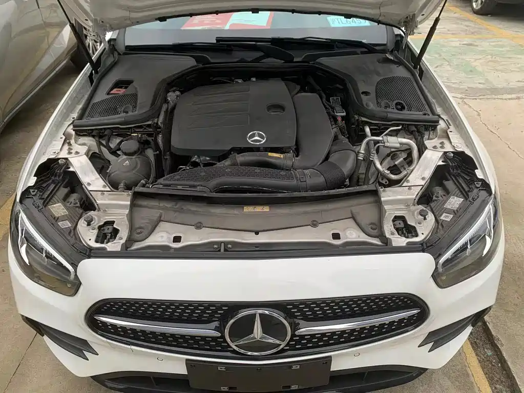 Mercedes-Benz E-Class 2021 — фото 17