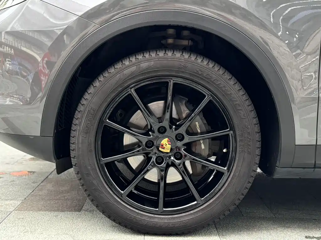 Porsche Cayenne 2019 — фото 17