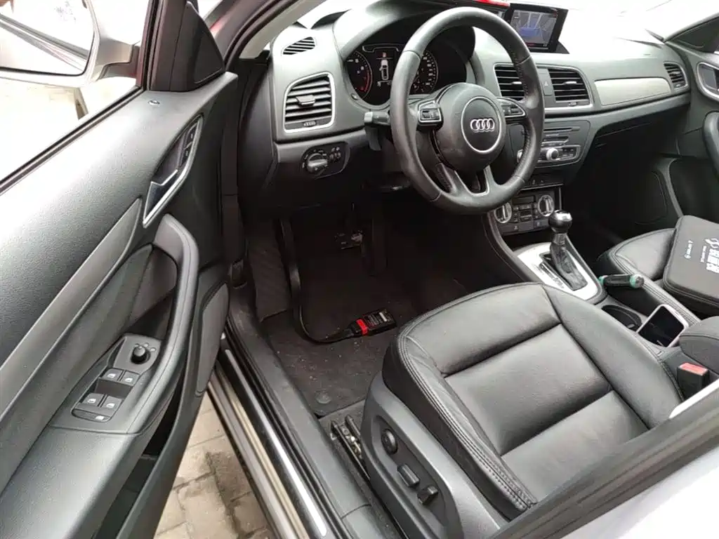 Audi Q3 2014 — фото 16
