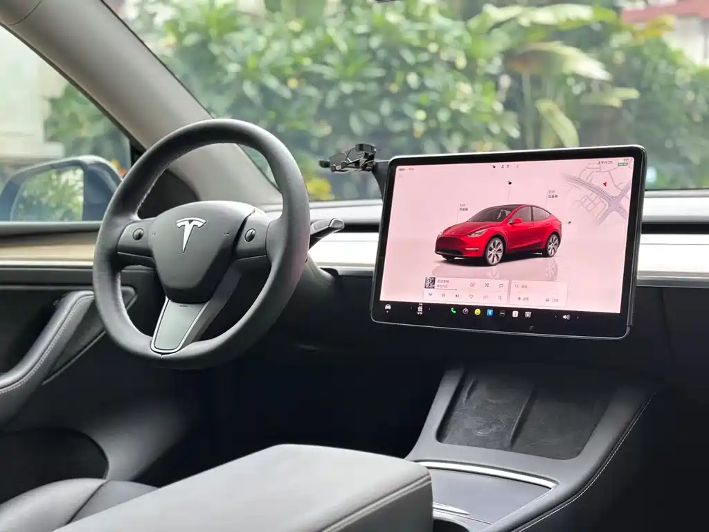 Tesla Model Y 2023 — фото 17