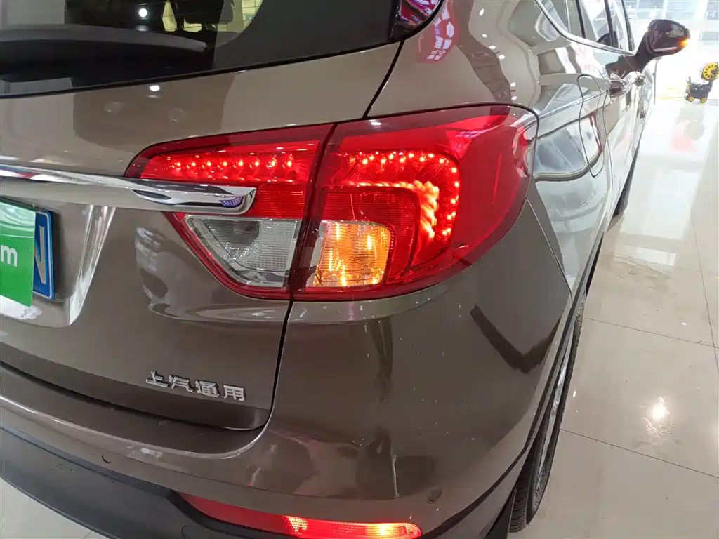 Buick Envision Plus 2016 — фото 24