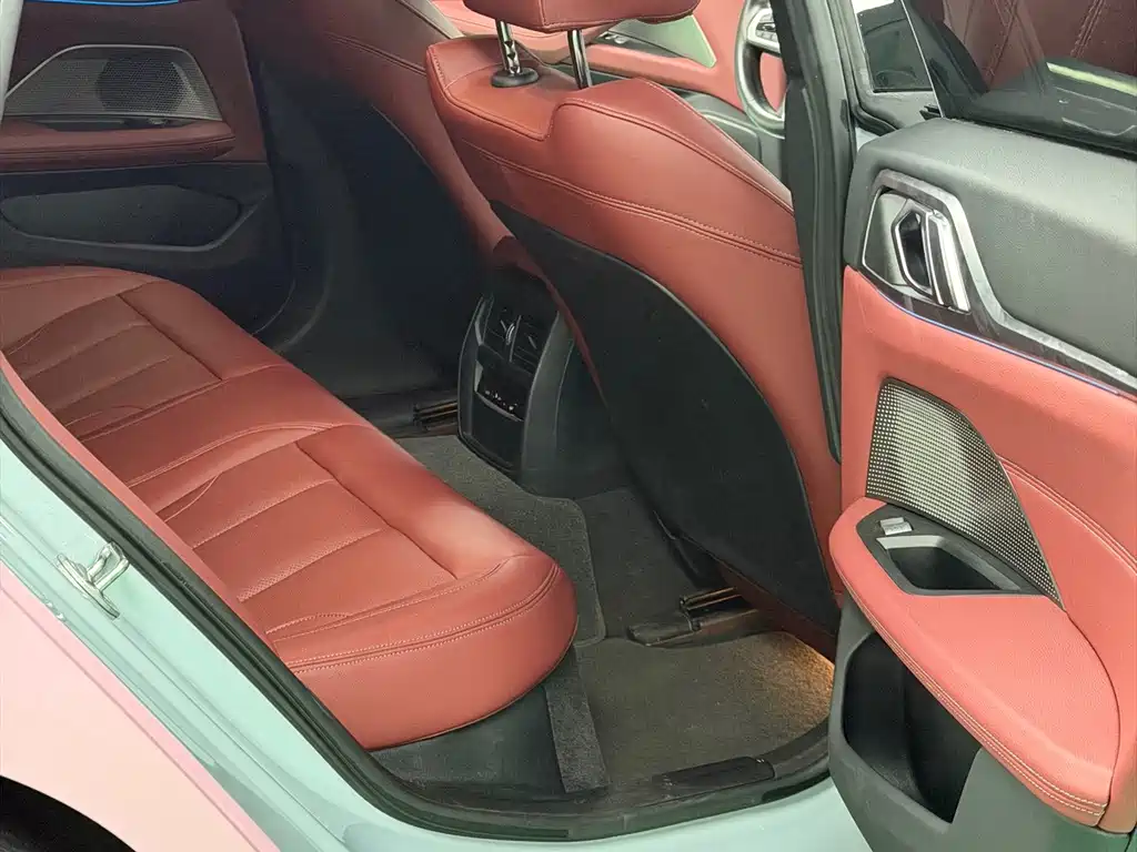 BMW i4 2022 — фото 18