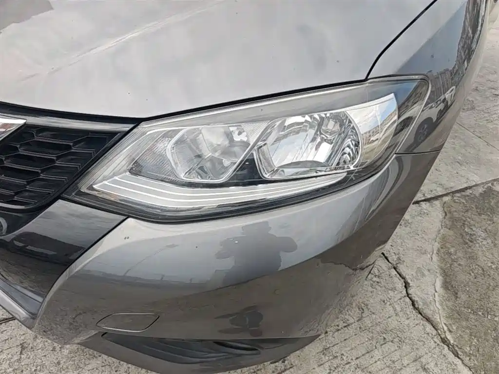 Nissan Tiida 2018 — фото 24