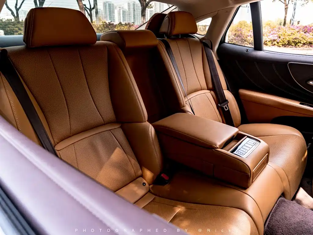Lexus LS 2018 — фото 13