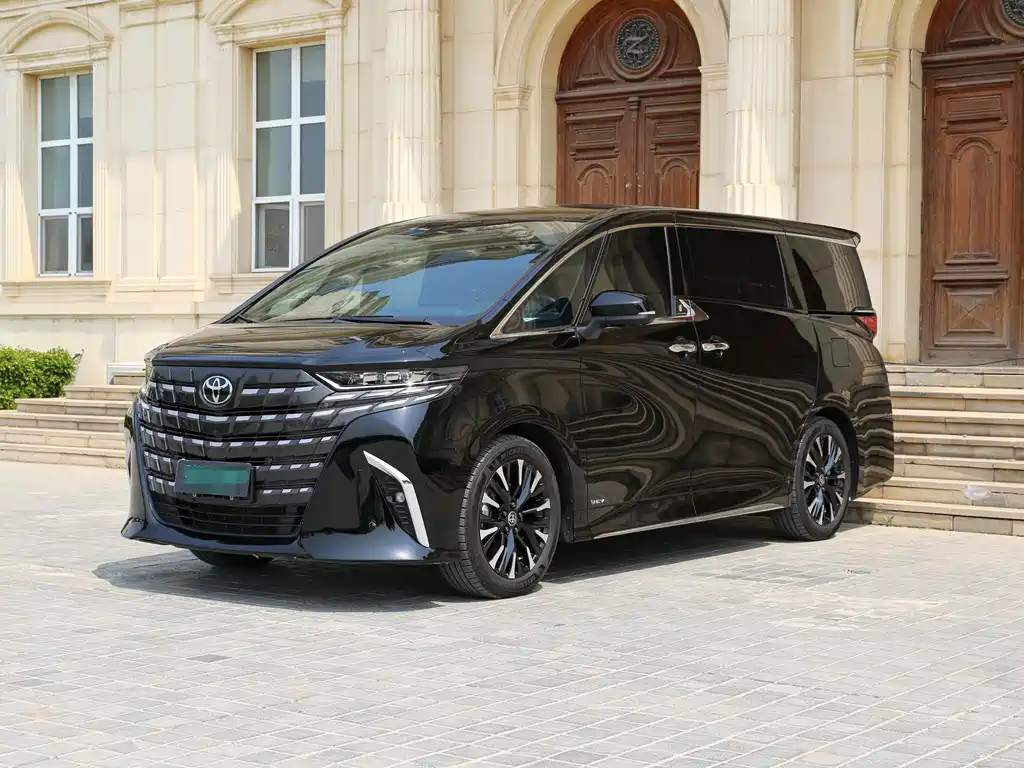 Toyota Alphard 2025 — фото 1