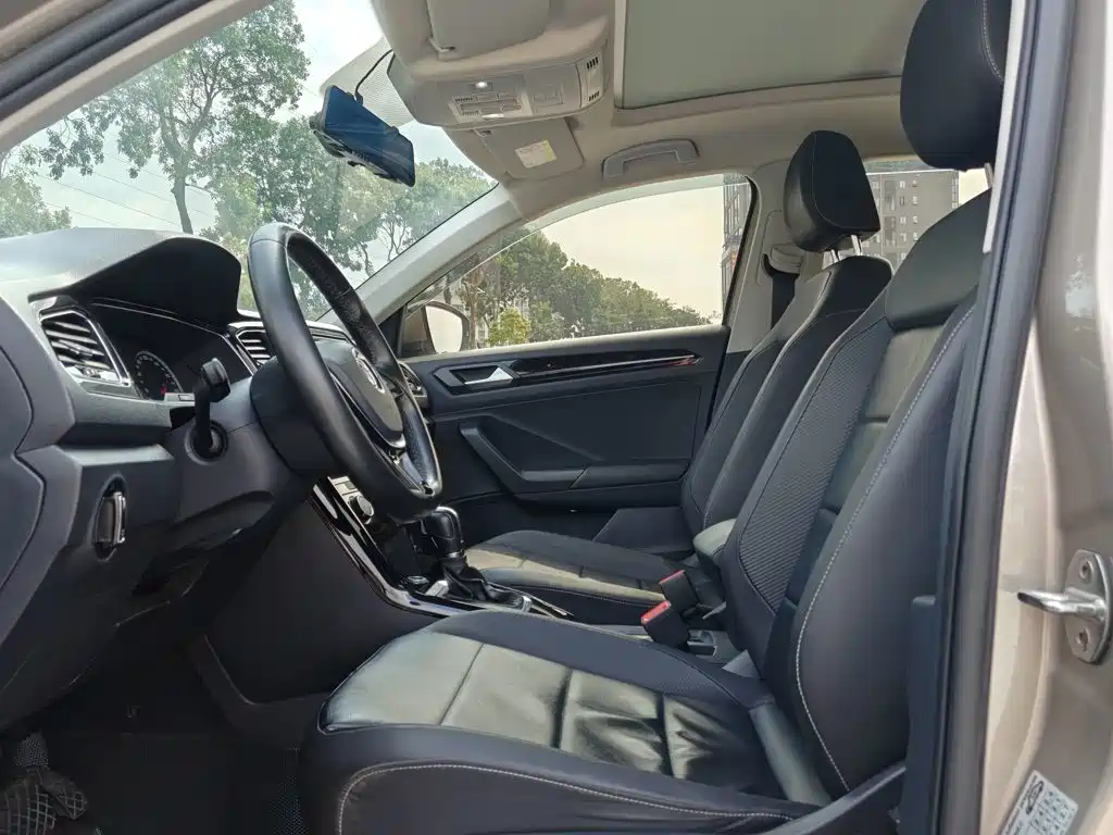 Volkswagen T-Roc 2018 — фото 14