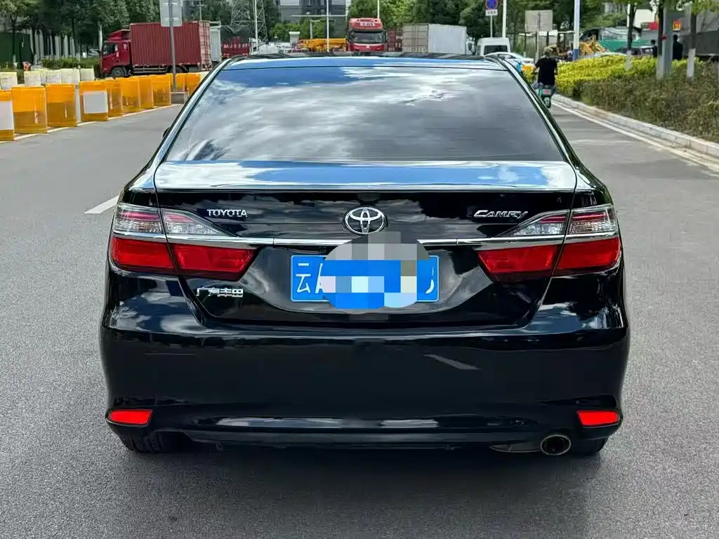 Toyota Camry 2016 — фото 11