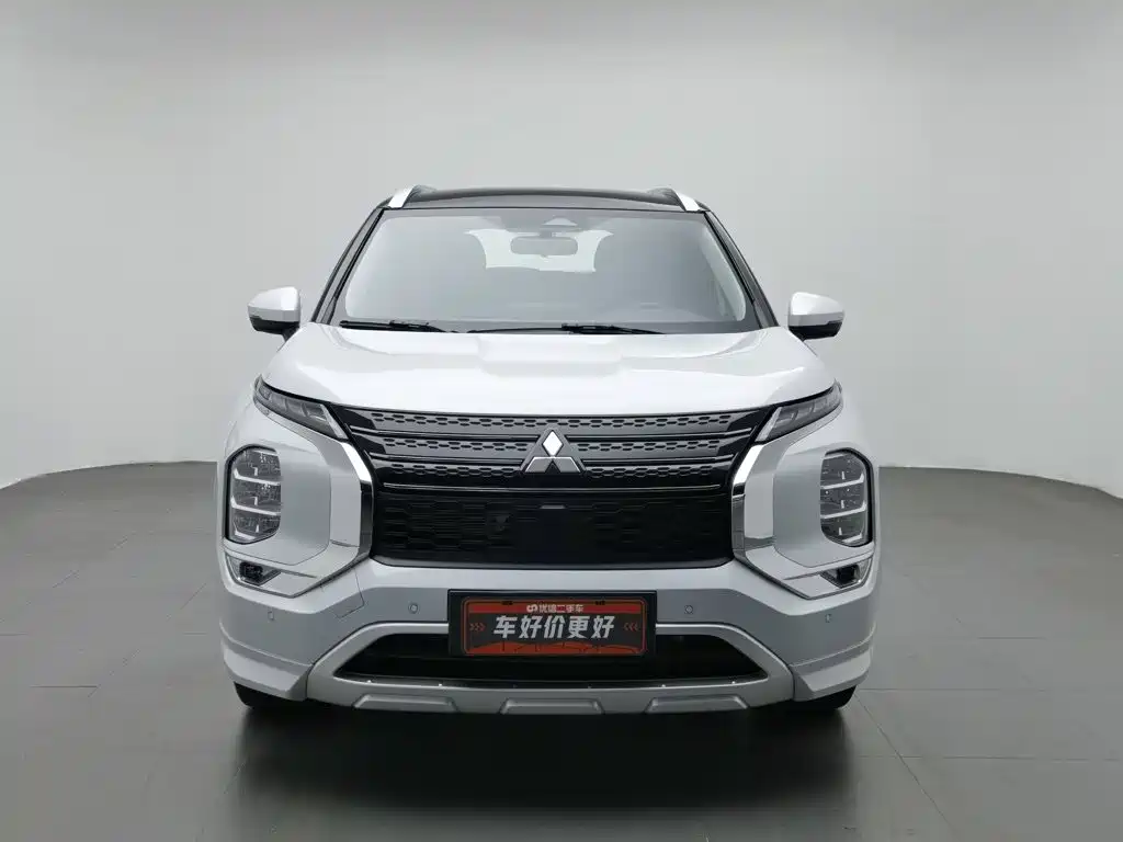 Mitsubishi Outlander 2023
