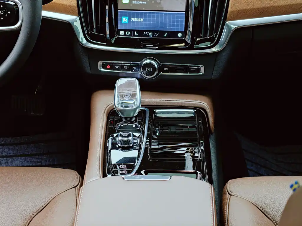 Volvo S90 PHEV 2023 — фото 14
