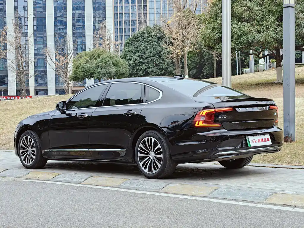 Volvo S90 PHEV 2023 — фото 3