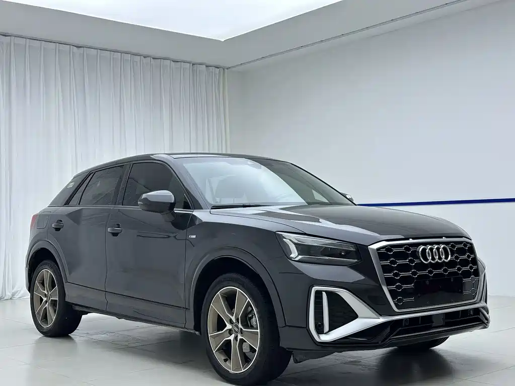 Audi Q2L 2022 — фото 3