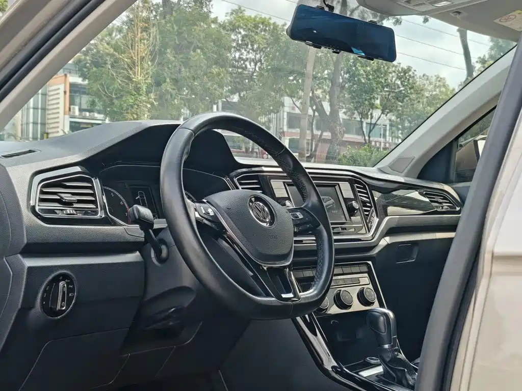 Volkswagen T-Roc 2018