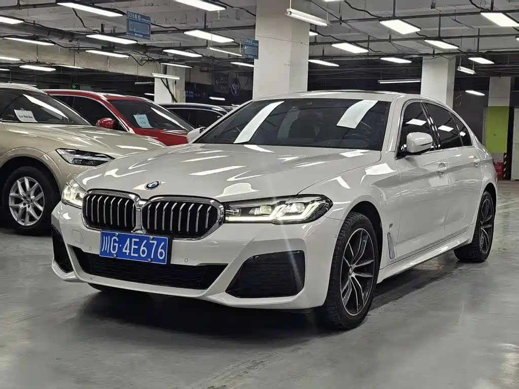 BMW 5 Series 2024 — фото 1