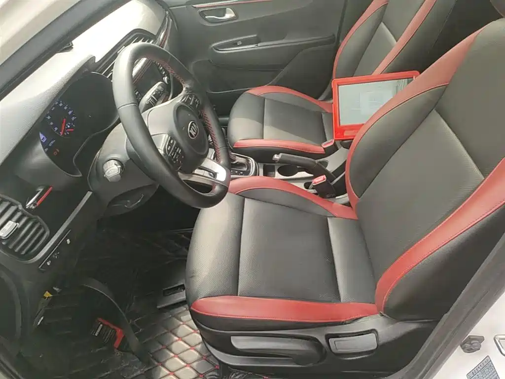 Kia KX Cross 2018 — фото 15