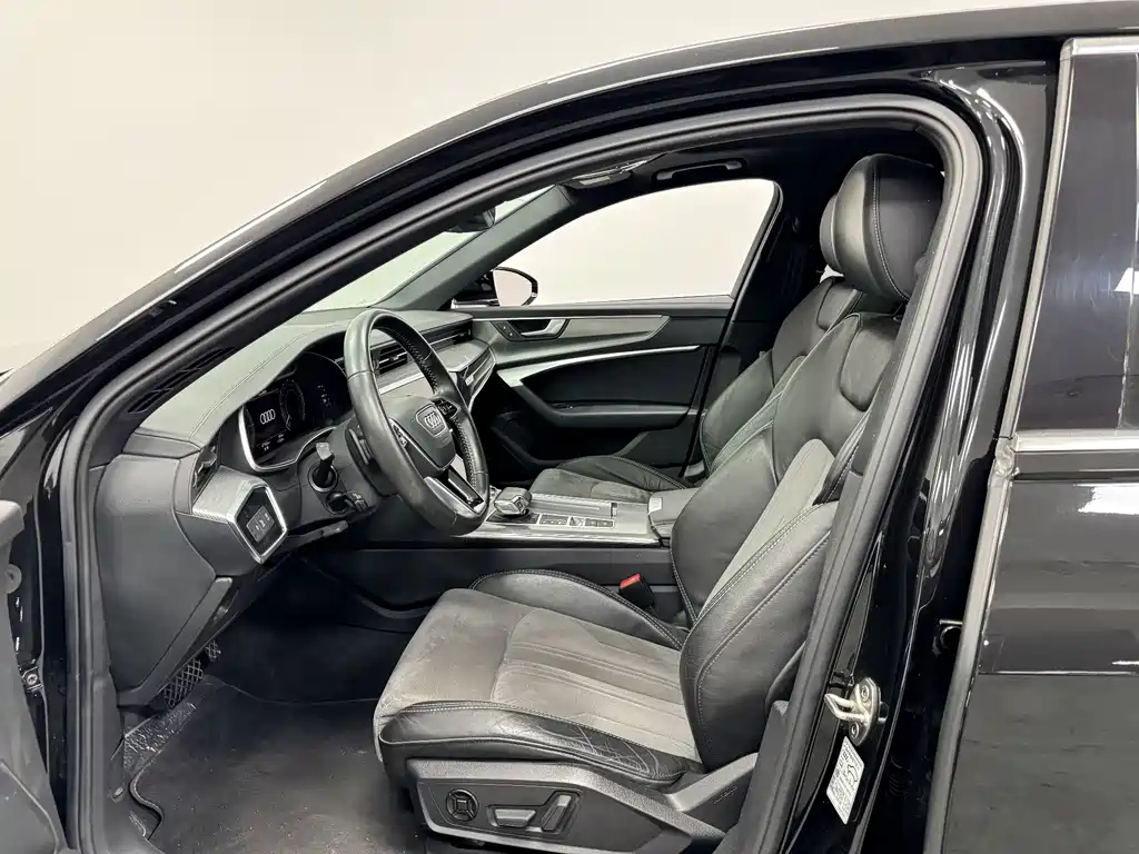 Audi A6L New Energy 2021 — фото 13