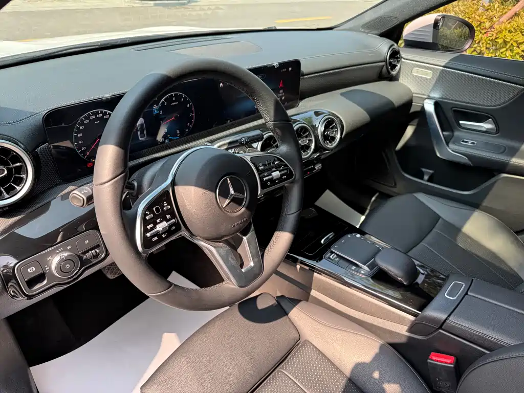 Mercedes-Benz A-Class 2023 — фото 14