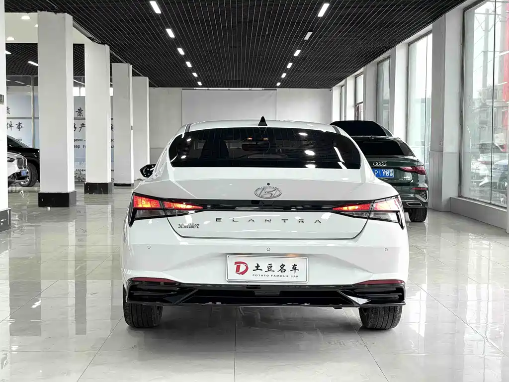 Hyundai Elantra 2023