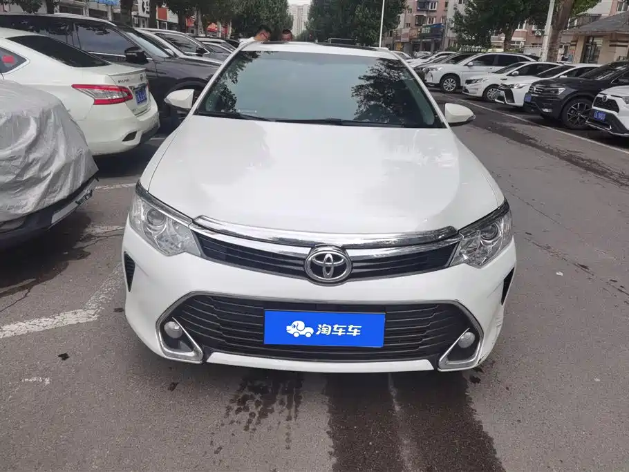 Toyota Camry 2017 — фото 2