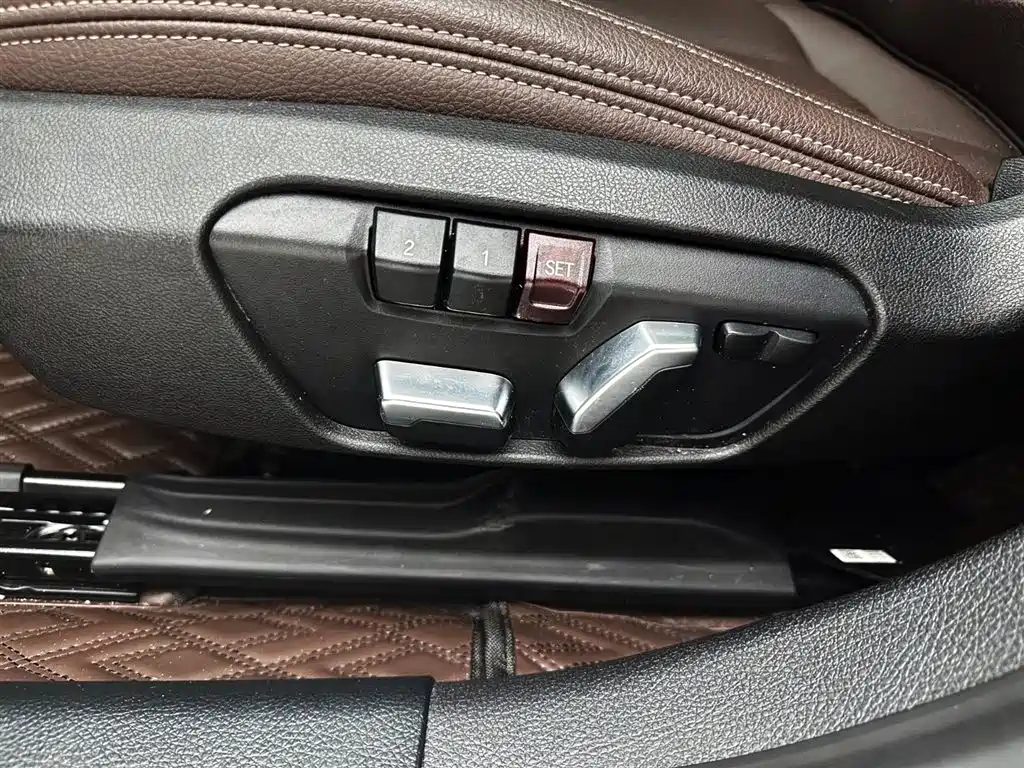 BMW 1 Series 2022 — фото 17