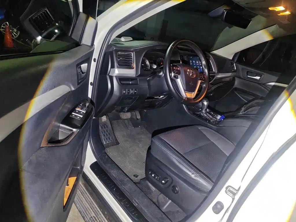 Toyota Highlander 2020 — фото 14