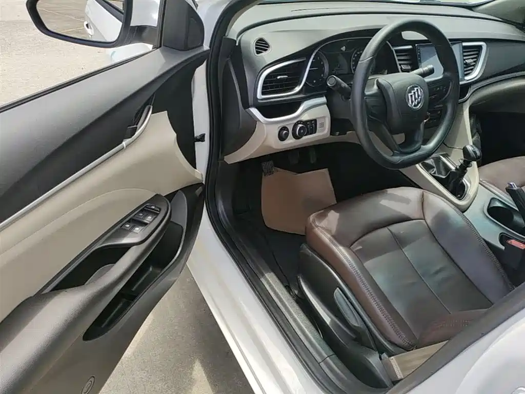 Buick Excelle 2017 — фото 16