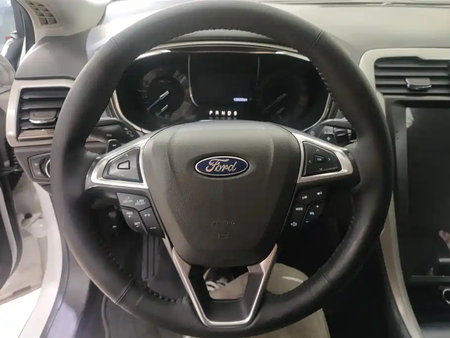 Ford Mondeo 2016 — фото 15