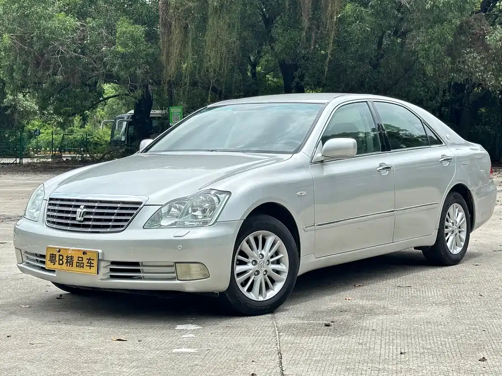 Toyota Crown 2005 — фото 1