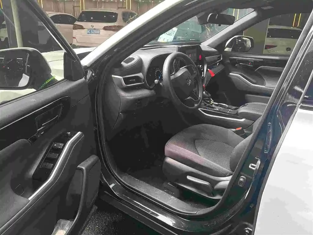 Toyota Crown Kluger 2022