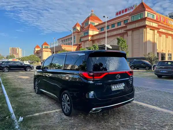 GAC Trumpchi M8 2018