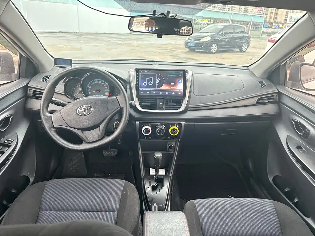 Toyota Yaris L 2019