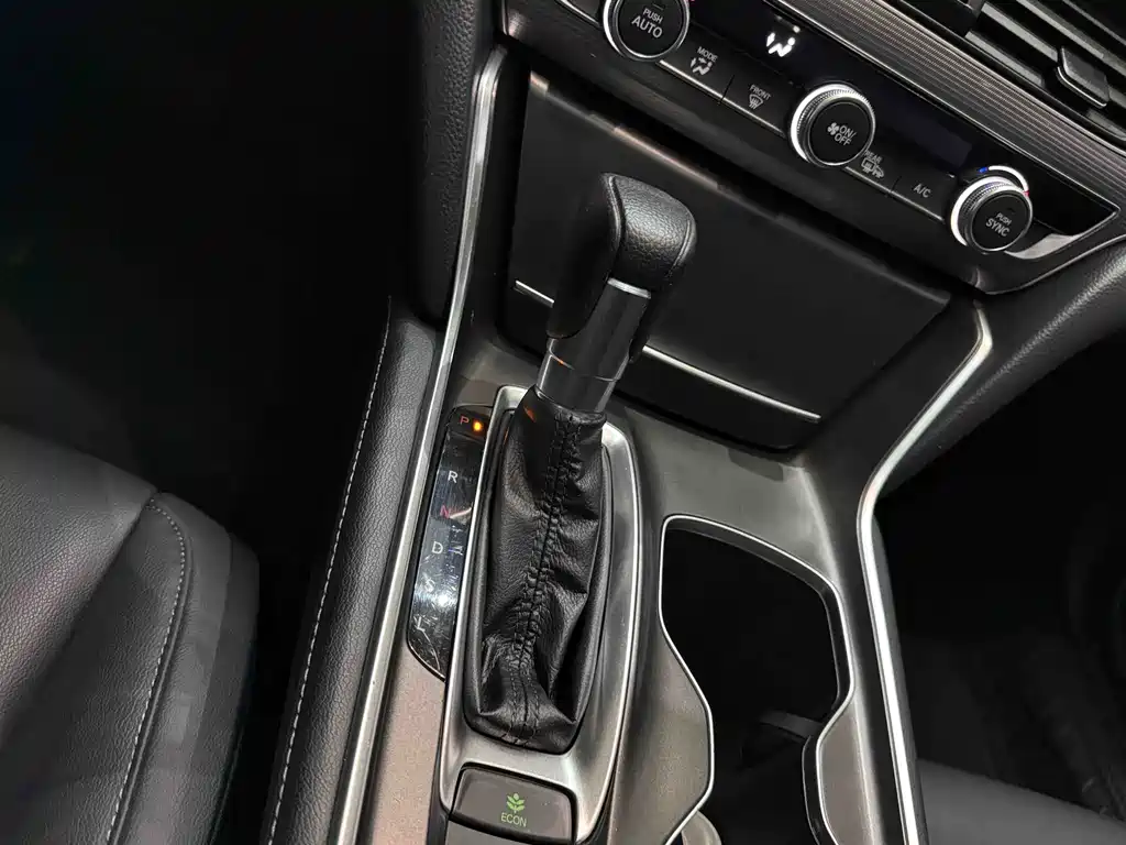 Honda Accord 2021 — фото 13