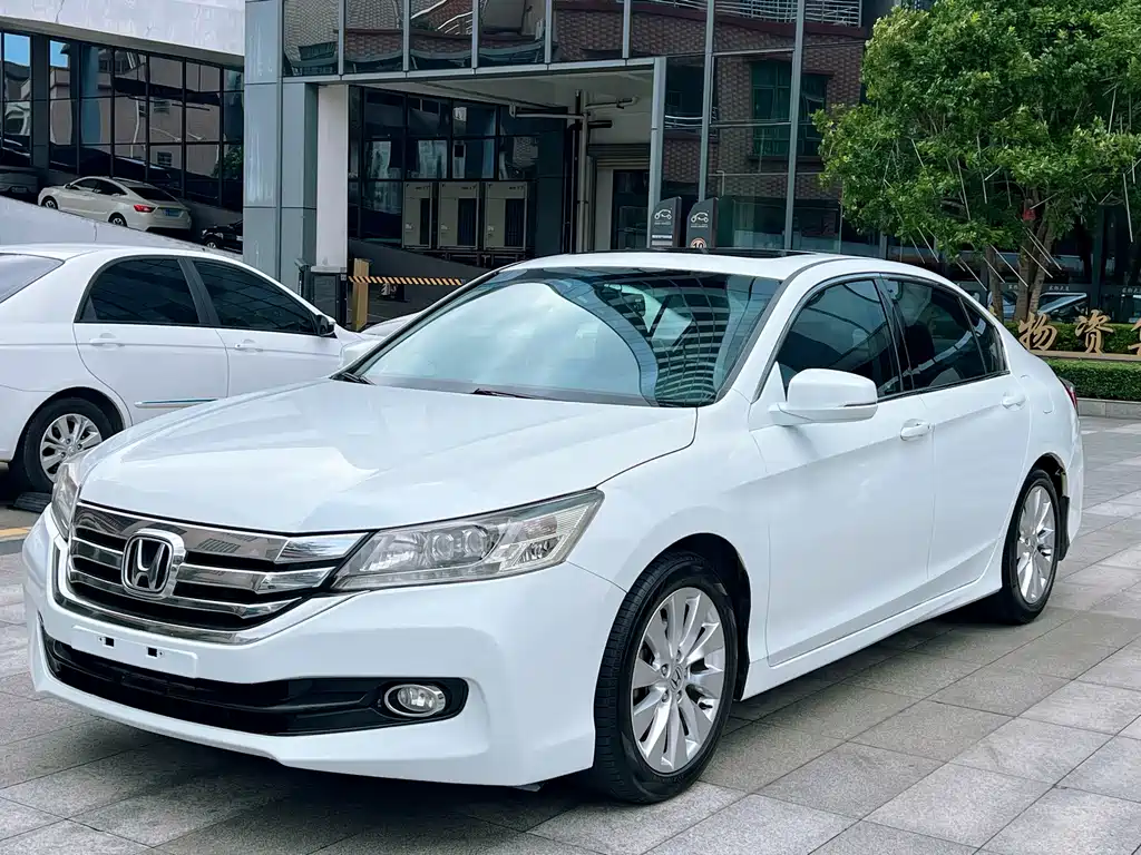 Honda Accord 2014 — фото 1