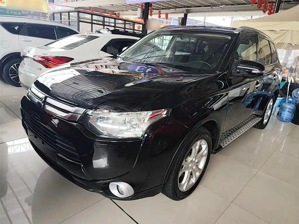 Mitsubishi Outlander 2015