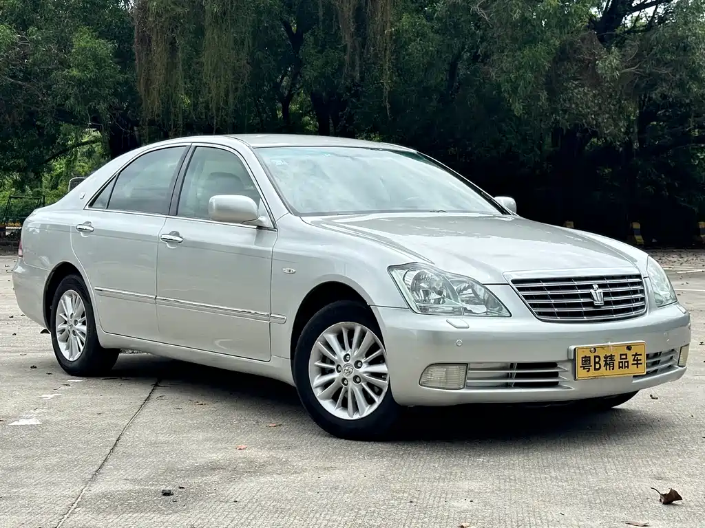 Toyota Crown 2005 — фото 3