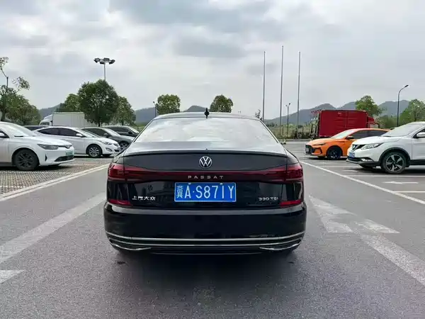 Volkswagen Passat 2023