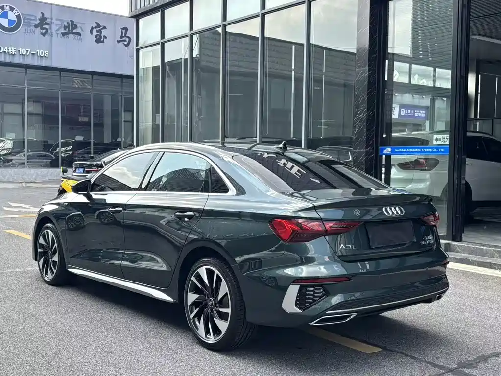 Audi A3 2023 — фото 12