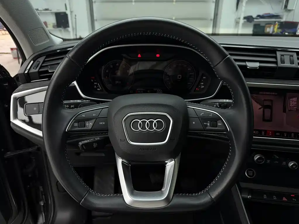 Audi Q3 2022 — фото 8